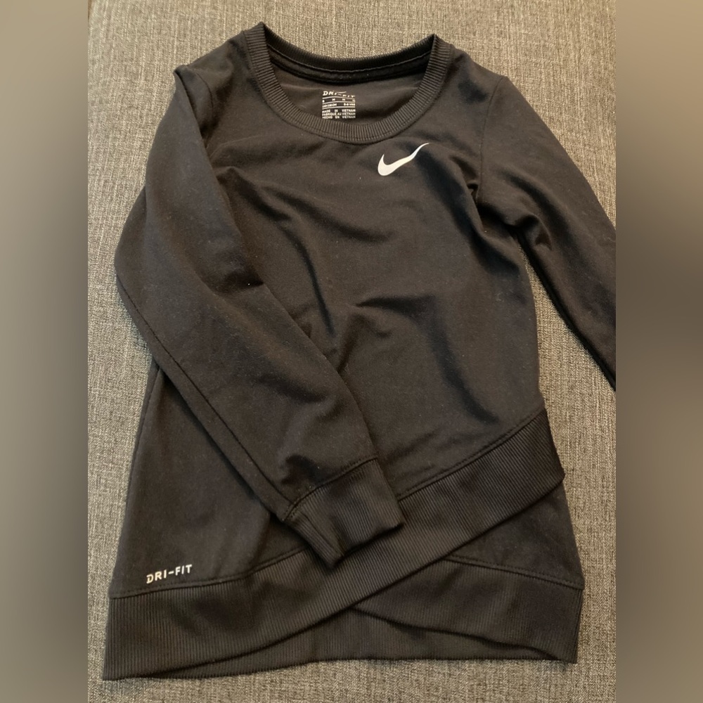 Nike long sleeve fleece shirt girls 5-6